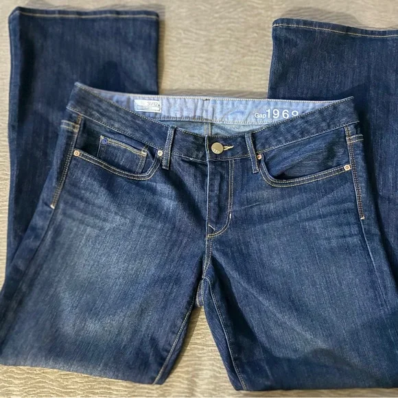 ‼️SALE ‼️ Gap 1969 👖Curvy Blue Straight Leg Jeans with Fading - Picture 4 of 6